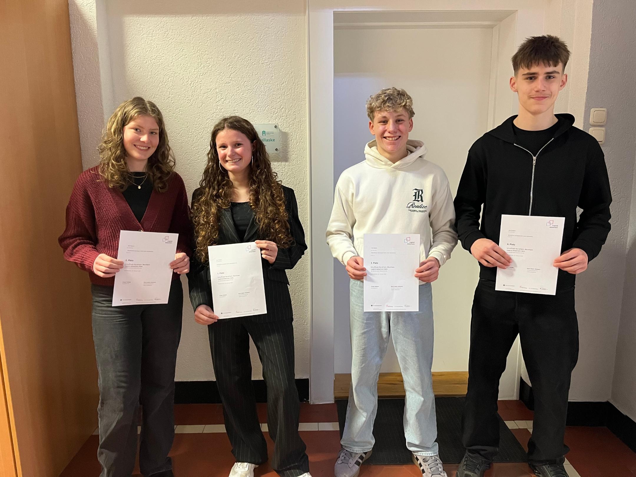 Altersstufe 1_Nila Küppers, Ines Philippen, Nils Siebertz, John Scheeren