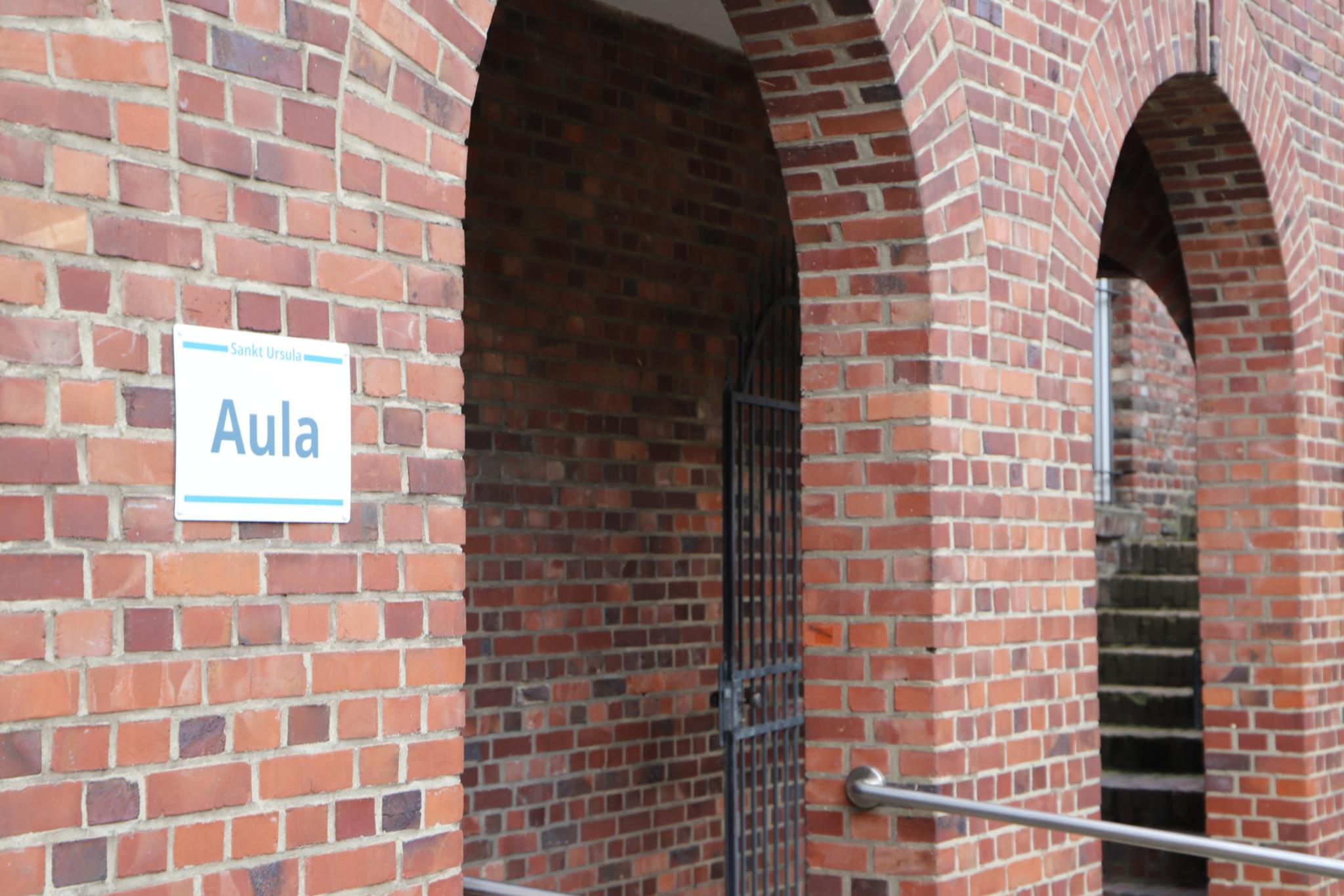 Eingang Aula