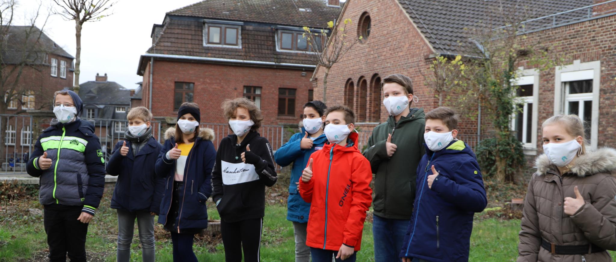 Schutzmaske im Sankt Ursula-Design