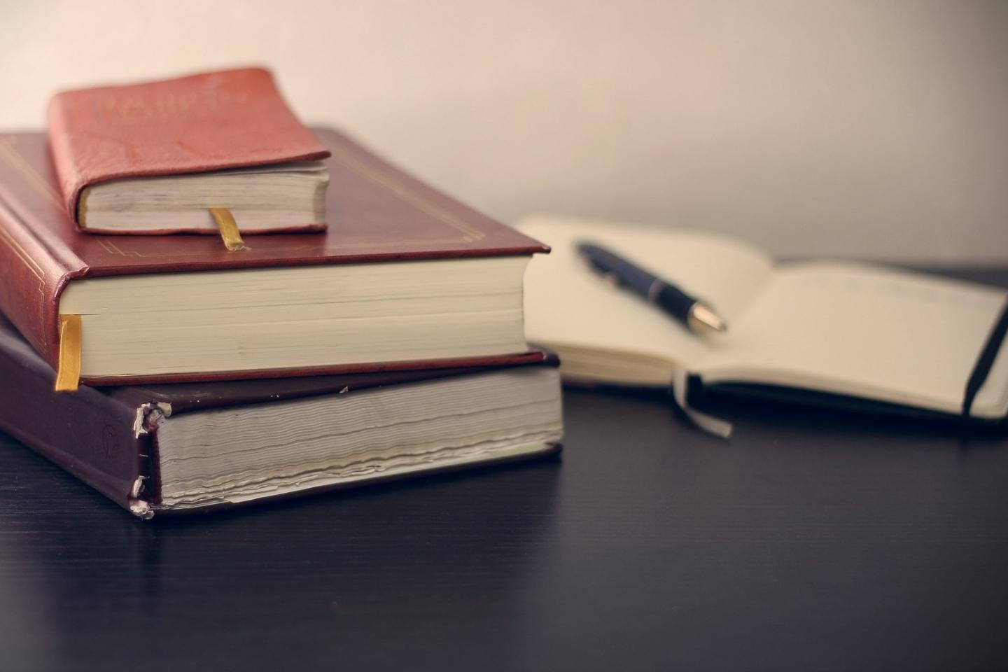Buch und Stift