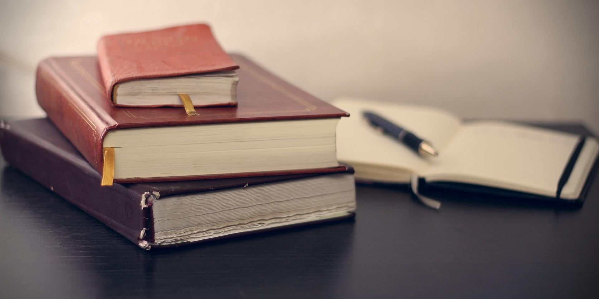 Buch und Stift
