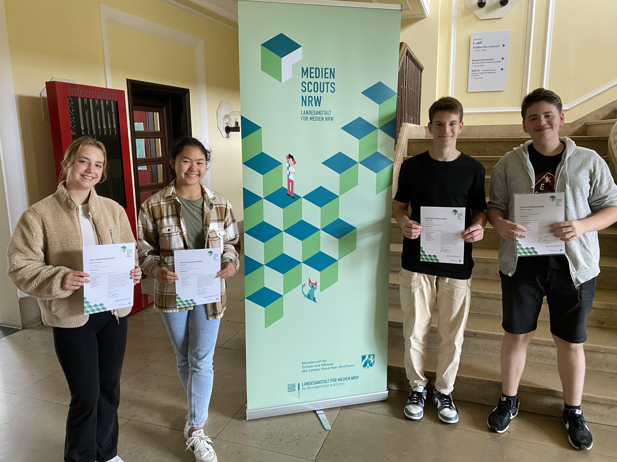 Von links nach rechts: Karolin Schneider (9a), Nadja Nau (9d), Thilo Lehnen (9b) und Moritz Dahlmanns (9b)