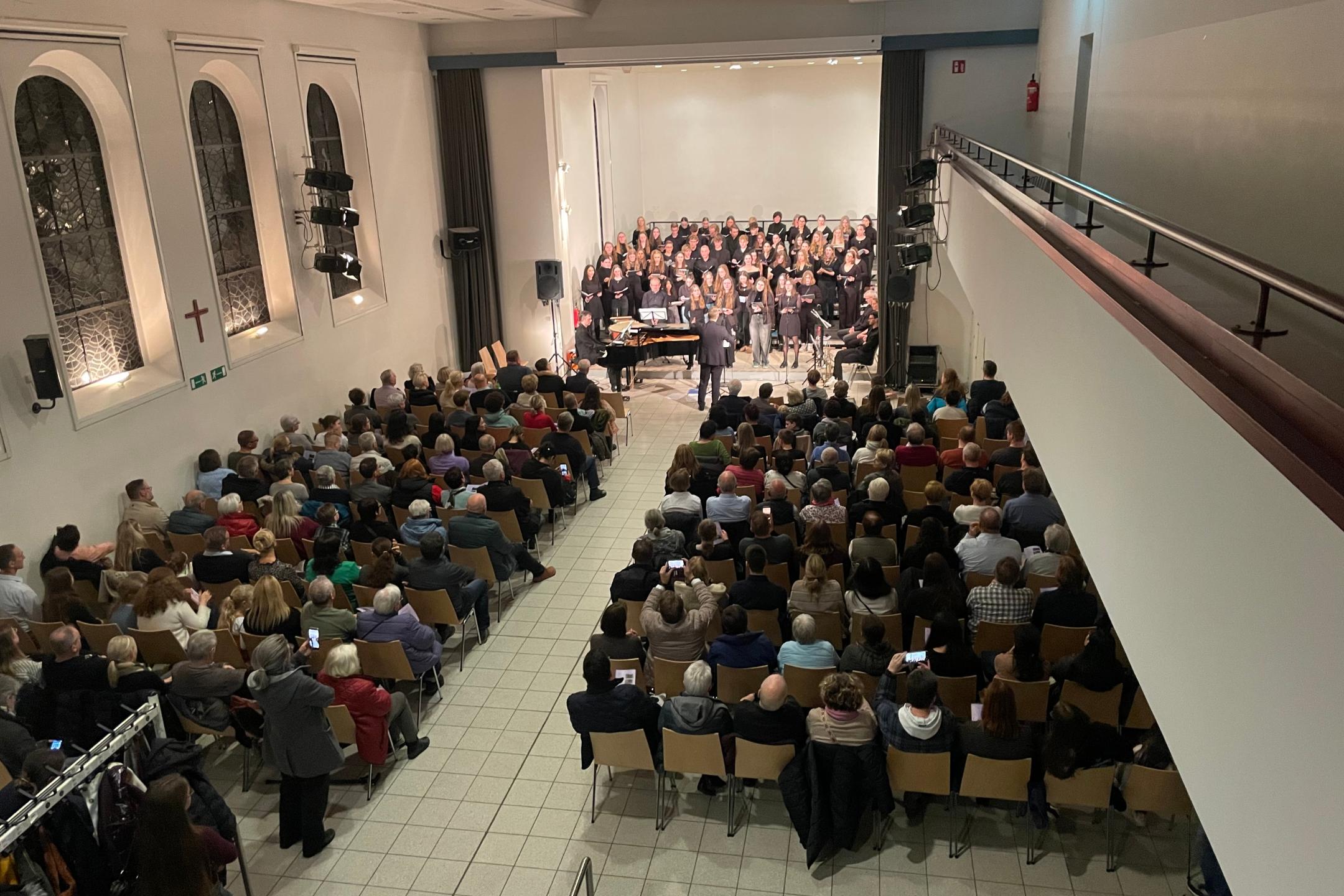 „Klangspuren aus 10 Schuljahren Chormusik“