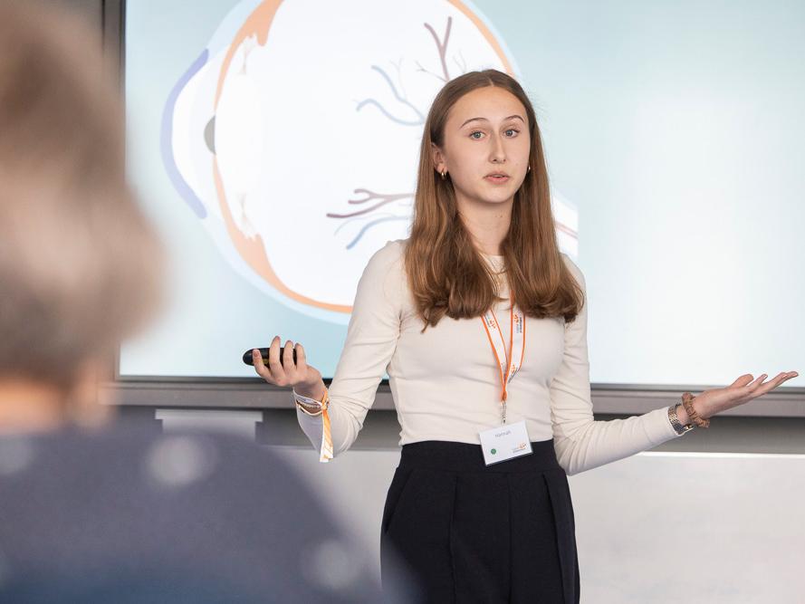 Erlebnisbericht „Jugend präsentiert 2024“: Hannah Kouchen aus der Jahrgangsstufe EF präsentierte für Sankt Ursula beim Bundesfinale (!) in Berlin (c) Gerhard Kopatz für Jugend präsentiert