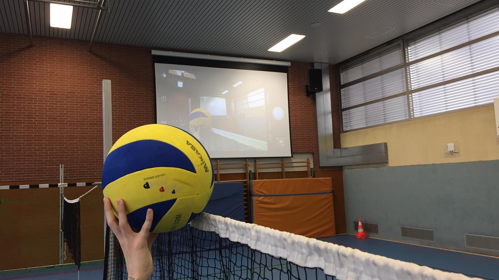 Sporthalle_Beamer