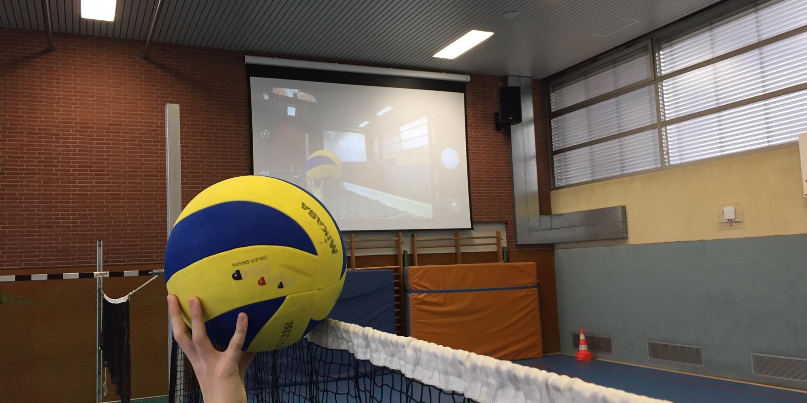 Sporthalle_Beamer