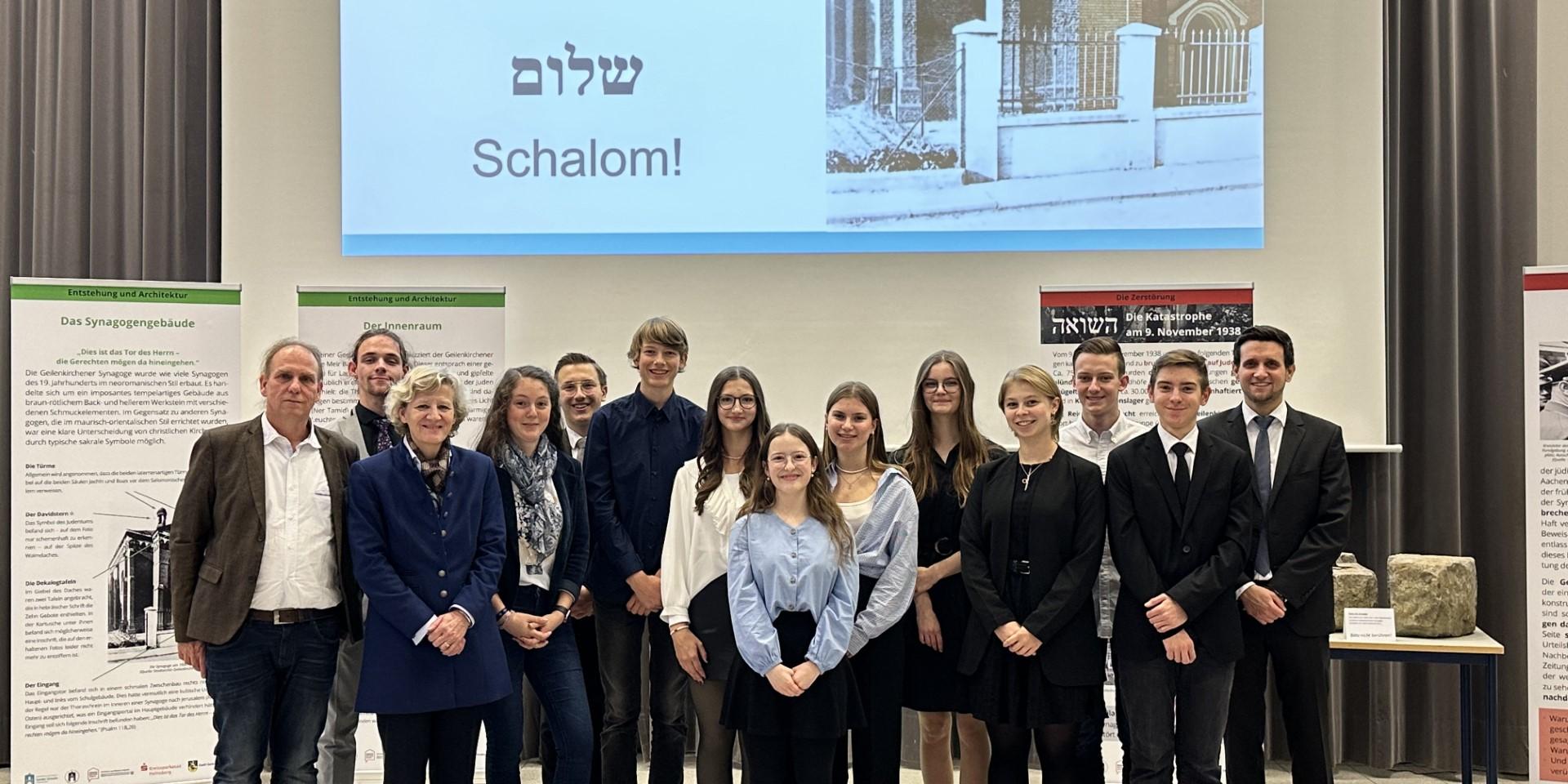 Die Projektgruppe zusammen mit Dr. Marc Grellert (links im Bild)