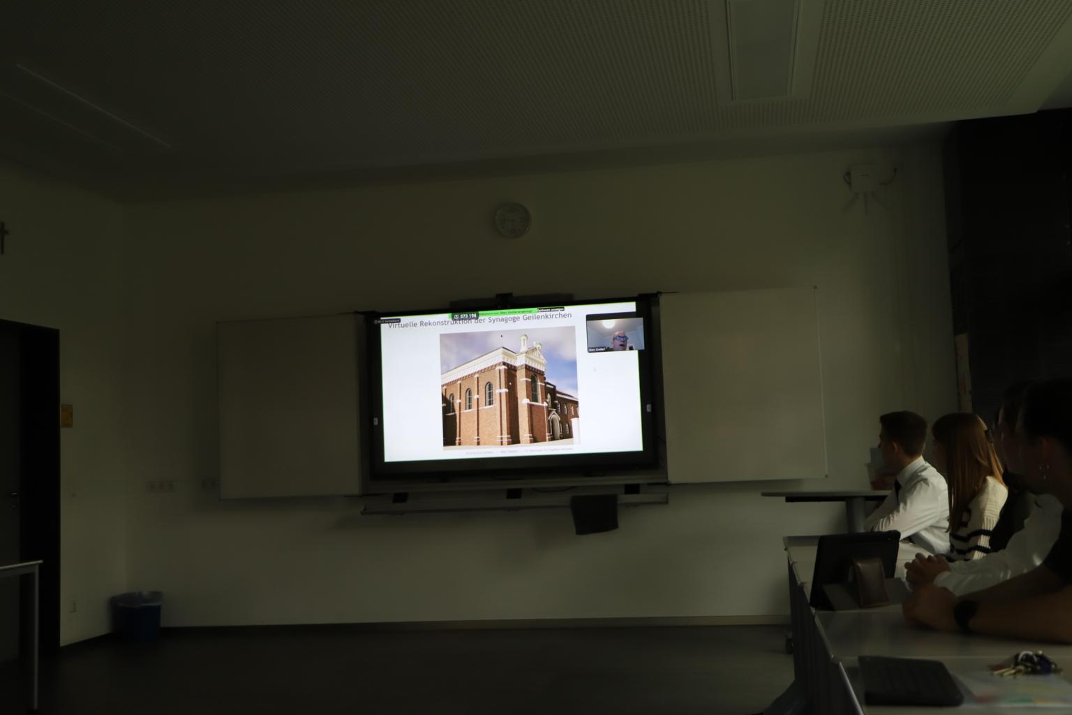 Präsentation „Architectura Virtualis“ (Marc Grellert, 18. September 2023) (c) Bischöfliches Gymnasium Sankt Ursula Geilenkirchen (Dominik Esser)