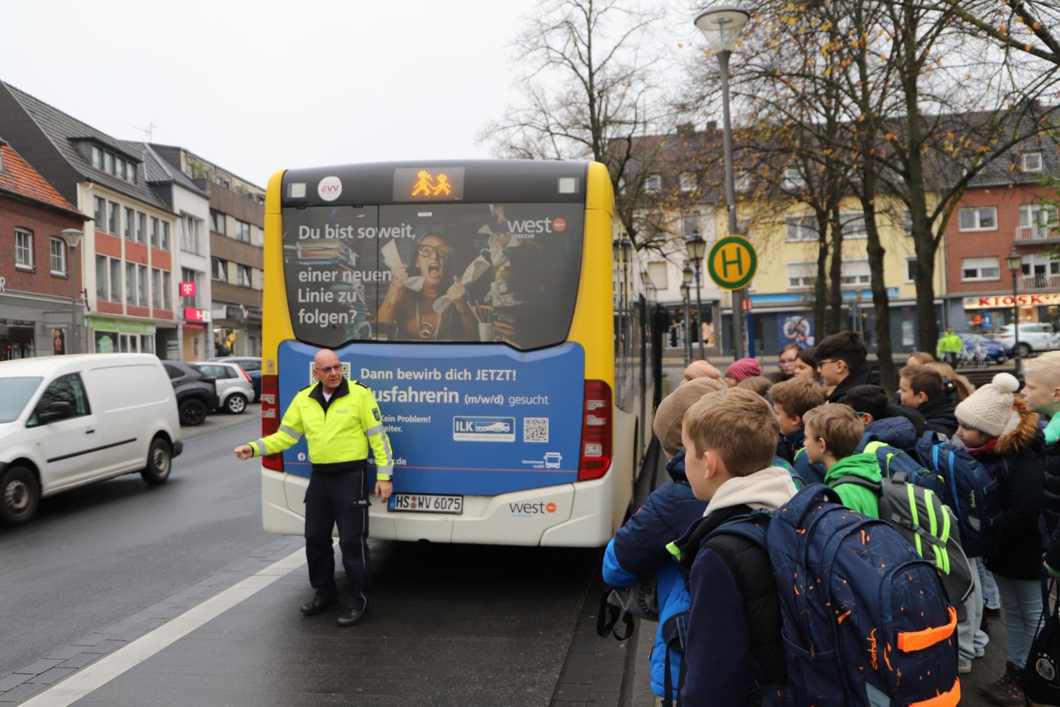 Busschule 2024 (c) Bischöfliches Gymnasium Sankt Ursula Geilenkirchen (Dominik Esser)