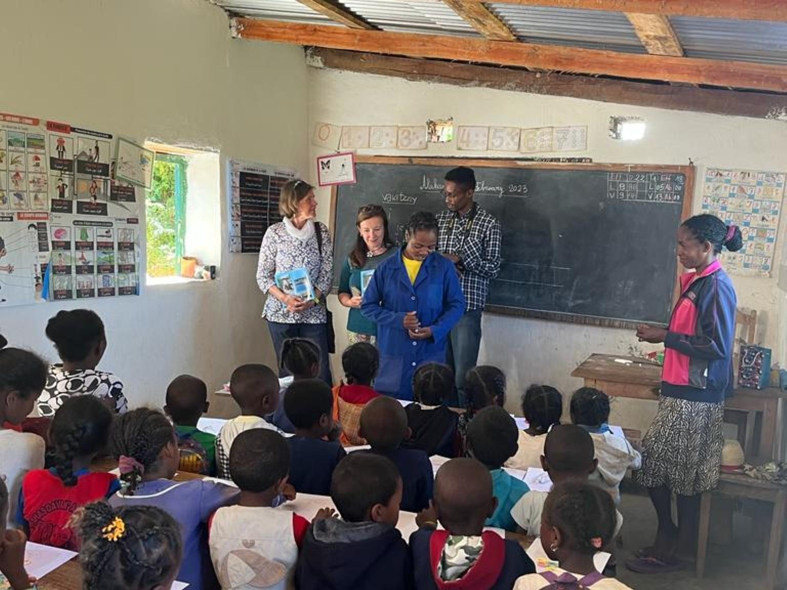 Bildergalerie, Reisebericht und bleibende Eindrücke zum Schulprojekt „Vozama“: Frau Dr. Diedring und Frau Nowak besuchen Madagaskar (c) Bischöfliches Gymnasium St. Ursula Geilenkirchen