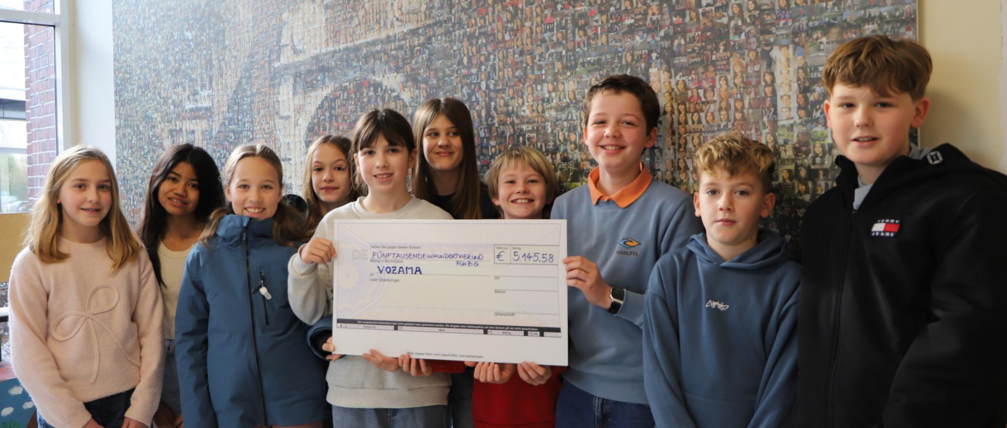 Scheckübergabe Adventsbasar