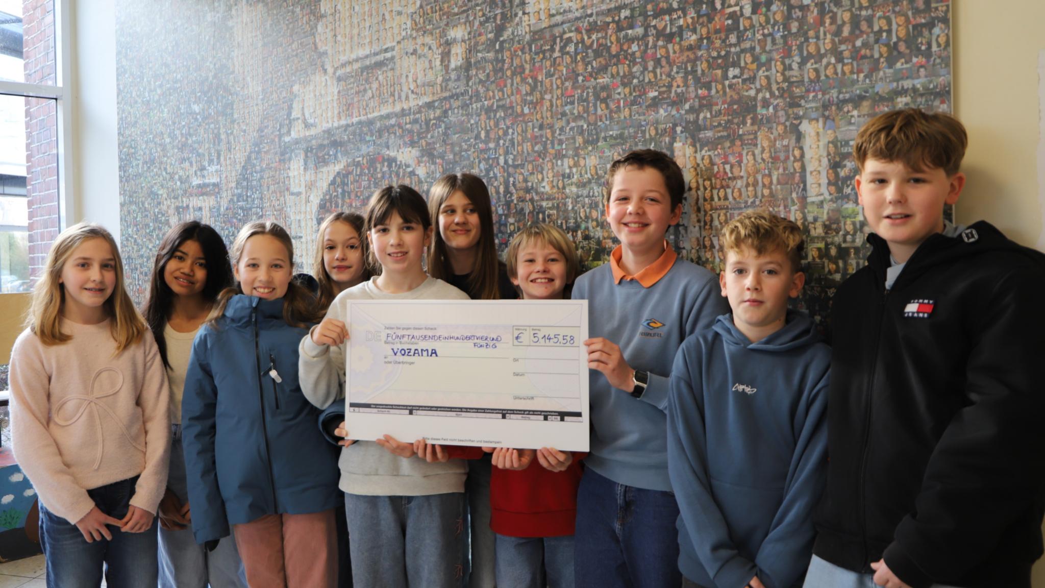 Scheckübergabe Adventsbasar