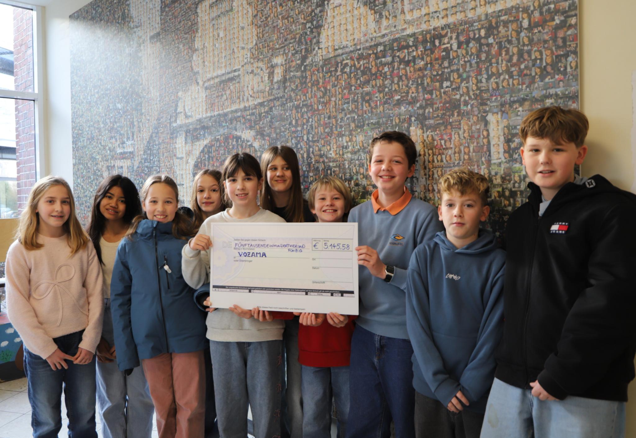 Scheckübergabe Adventsbasar