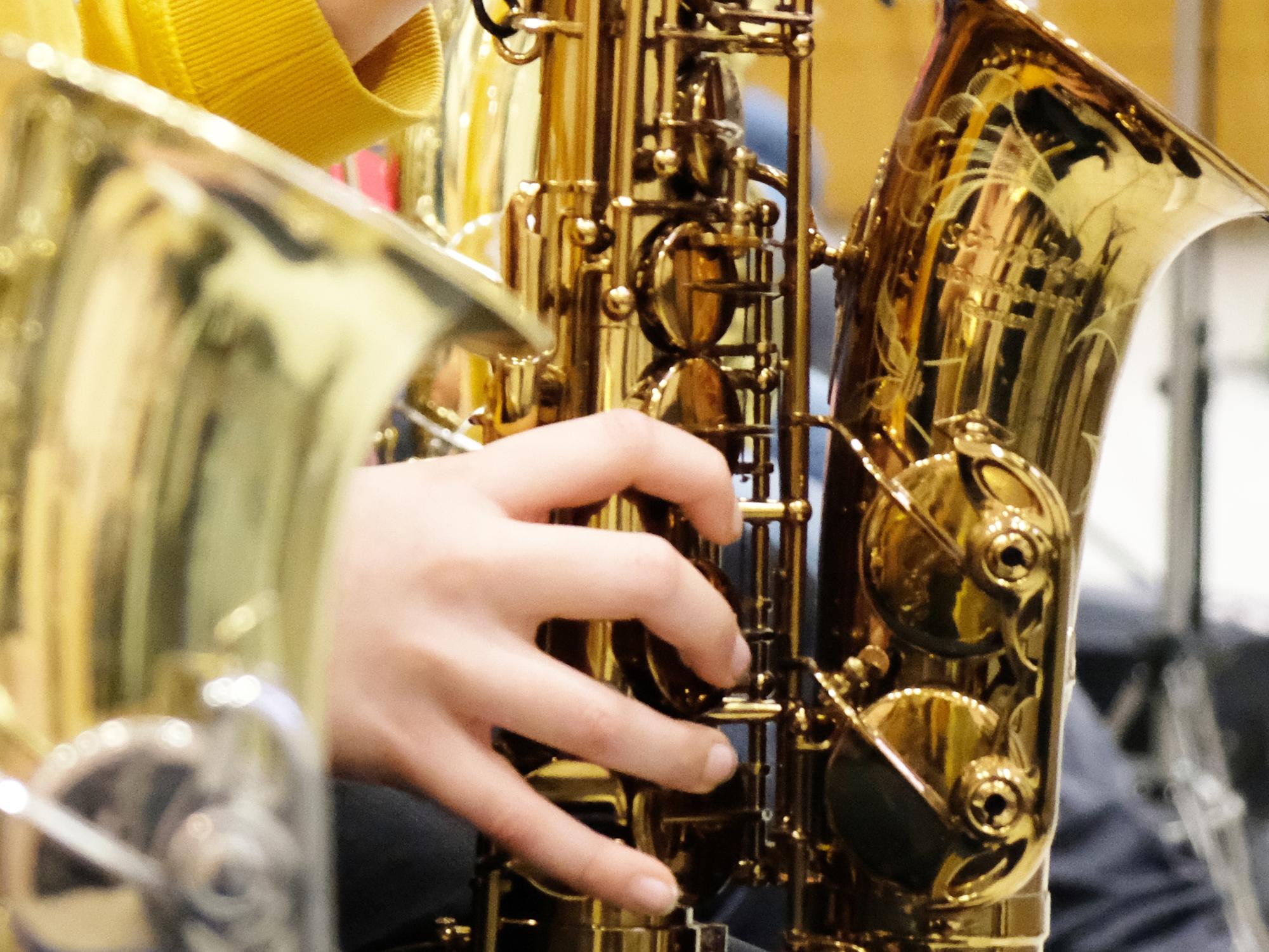 Die Vorfreude ist groß: Sankt Ursulas Big Band meldet sich zurück und präsentiert am 15. Juni das allseits geliebte „Sommerkonzert“ am Bischöflichen Gymnasium Sankt Ursula (c) Bischöfliches Gymnasium St. Ursula Geilenkirchen